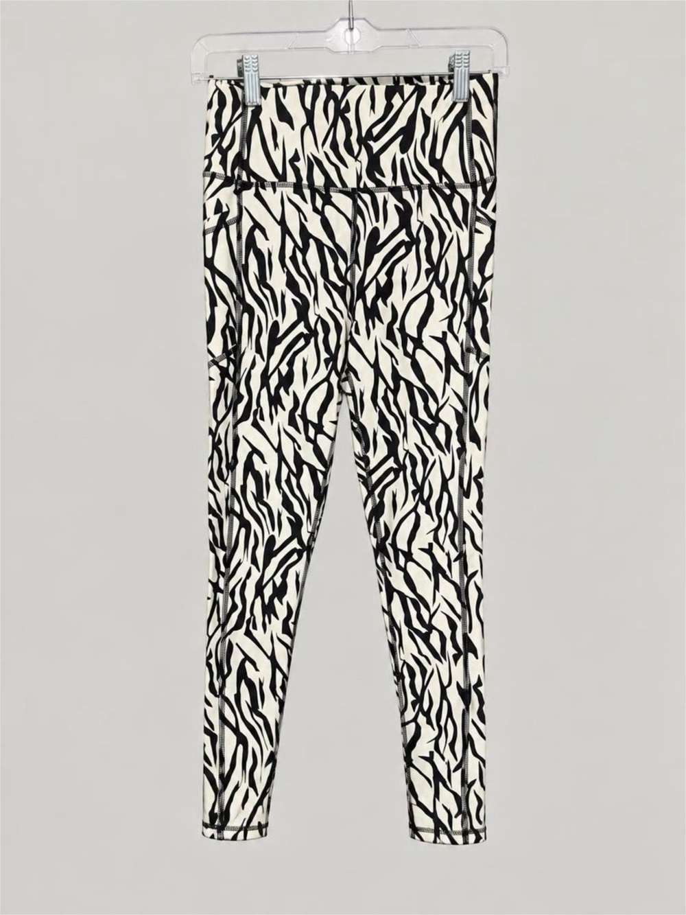 ZYIA Safari Pocket Brilliant Zebra Hi-Rise 7/8 Leggings 6-8